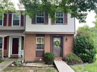 100 E Russets Cir, Bridgeville, PA 15017