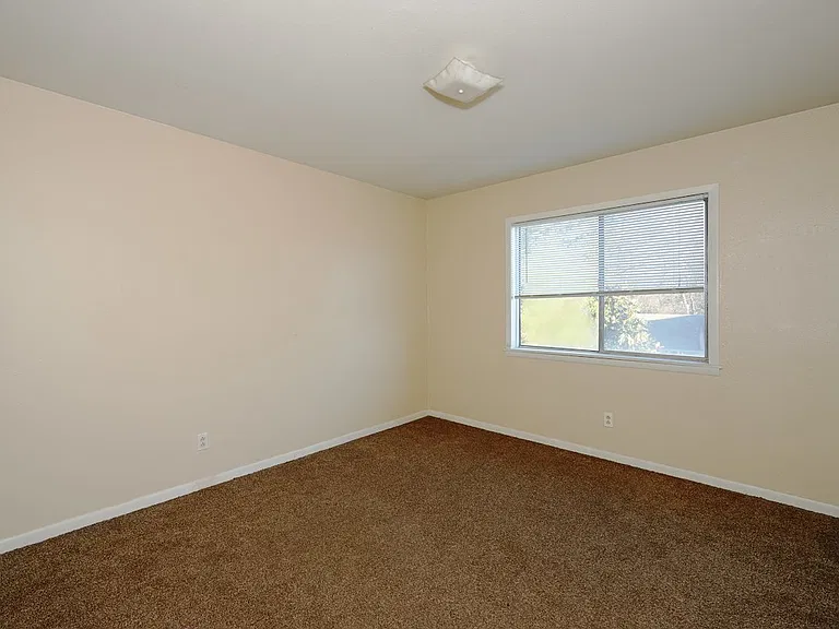 2414 Memorial Blvd #14 — Photo 6