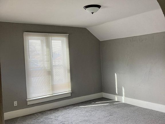 2nd image of 700 Chestnut St #2