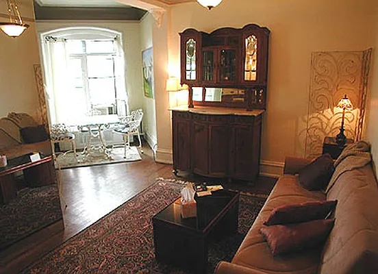 Rented by Verdi Square Realty | media 83
