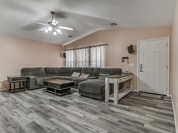 5th image of 15509 Ivy Hill Dr