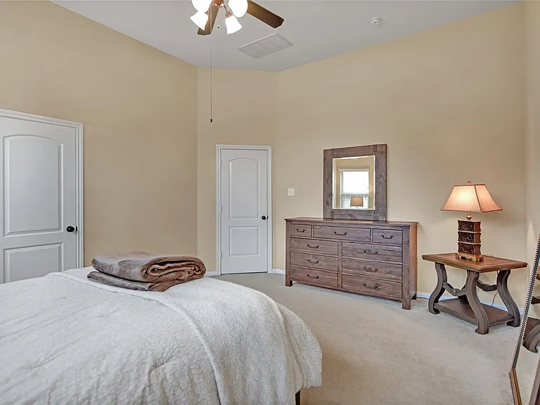 21 Cheswood Manor Dr — Photo 17