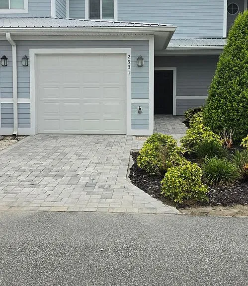 2531 Pine Pl — Photo 1