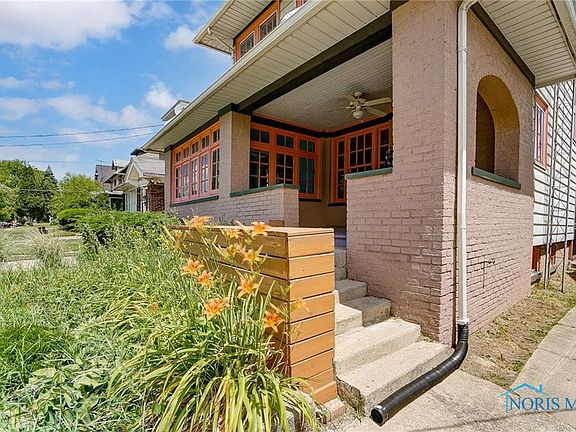 3rd image of 2836 Scottwood Ave