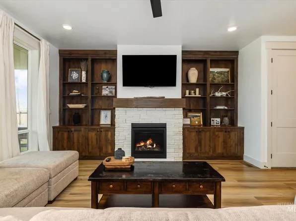 6883 W Mattawa Dr, Meridian, ID 83646