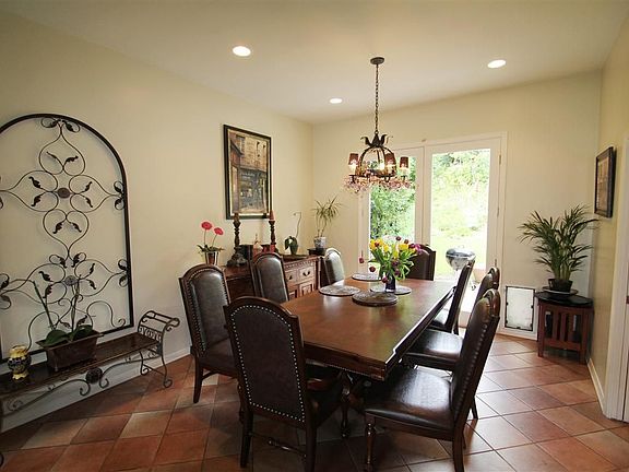 Formal dining room