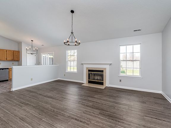 3rd image of 1166 Jasmine Dr