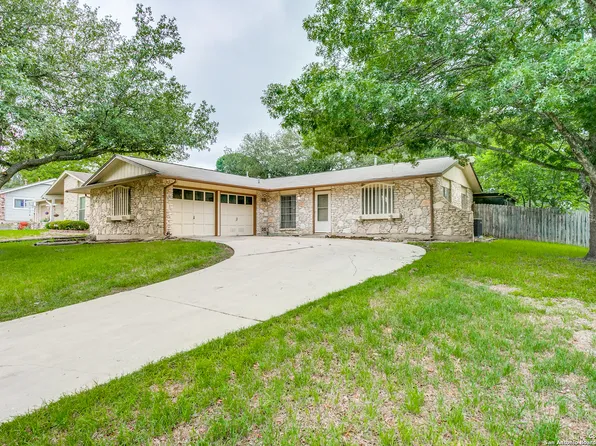101 Little Oaks St, San Antonio, TX 78233