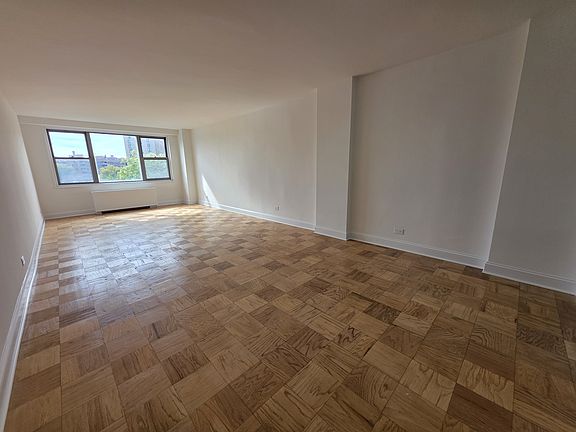 3rd image of 6120 Grand Central Pkwy APT A507