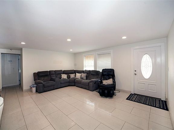 5th image of 2653 22nd St