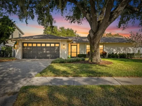 1322 Corner Oaks Dr, Brandon, FL 33510