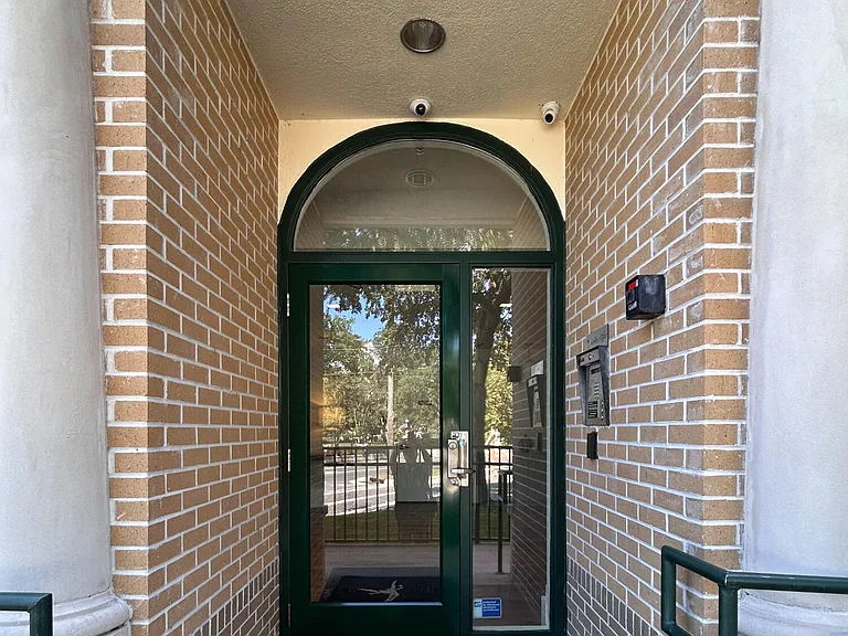 1661 Riverside Ave #410 — Photo 30