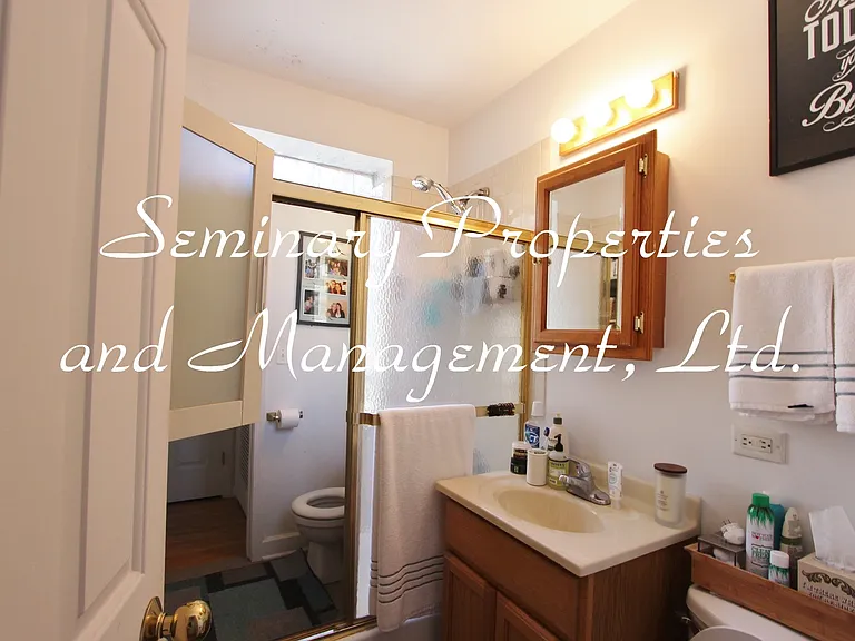 Great apartments in the heart of Uptown, one block from the red line — Photo 11
