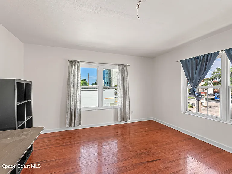 1008 E Strawbridge Ave — Photo 19
