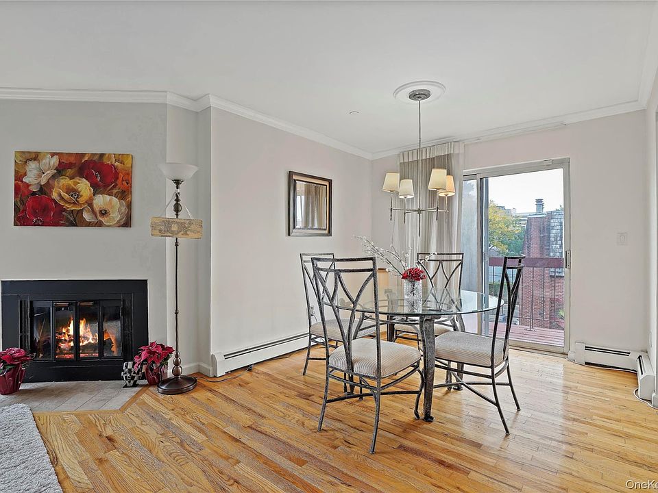 Dining room opens through sliding doors to your own private balcony - Perfect for morning coffee or evening relaxation.