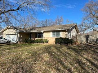 420 W Orange St, Girard, KS 66743