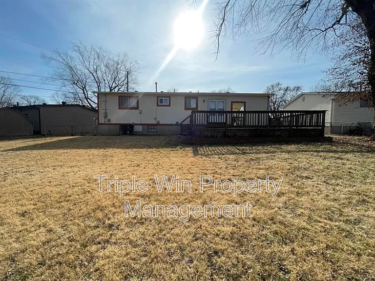 1225 Carla Dr — Photo 4