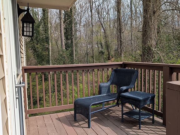 2nd image of 914 Murrell Rd APT A