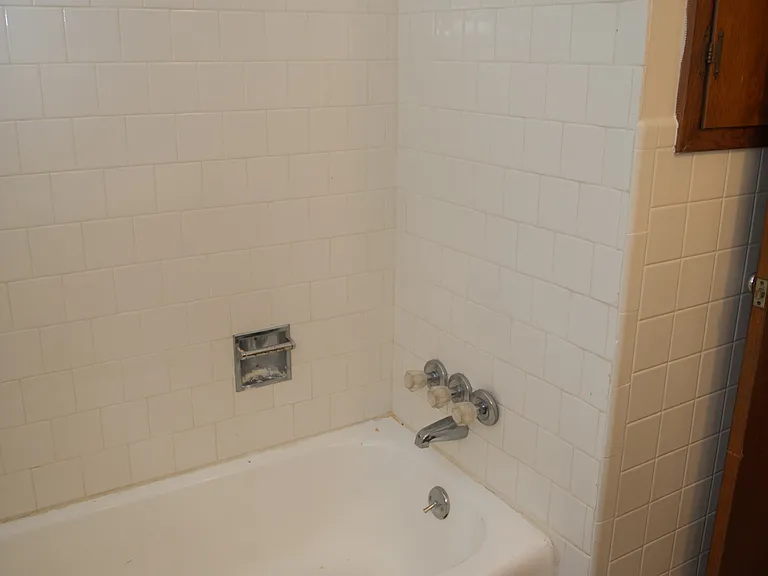 2502 N Monroe St — Photo 5