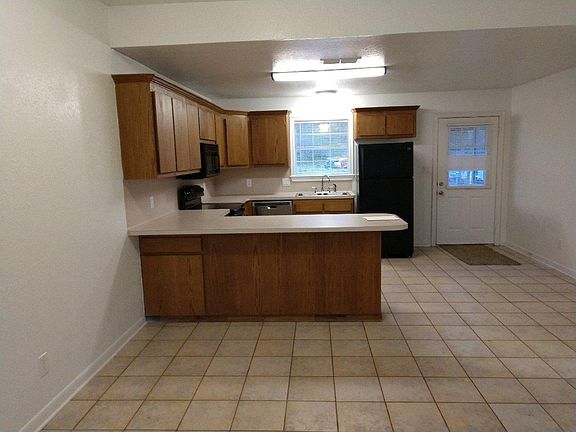 4th image of 930 Andrews St #930