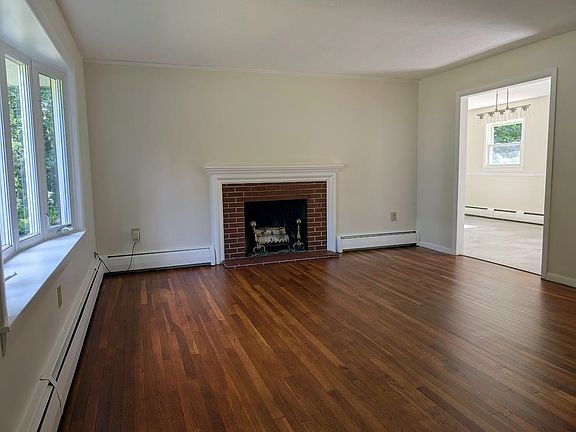 4th image of 354 Amesbury Road