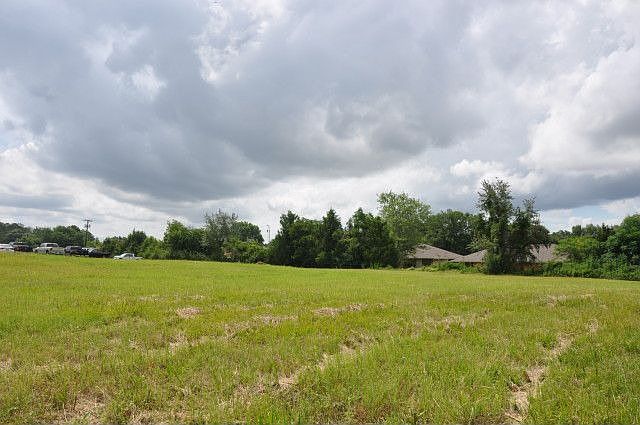 1st image of 1543 E Grande Blvd