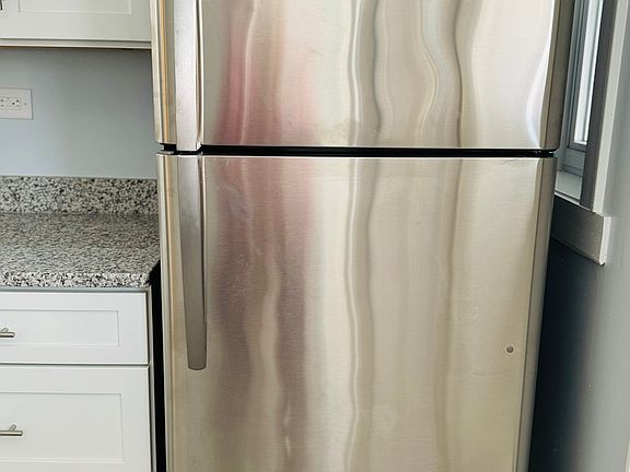 3rd image of 5753 W Gunnison St APT 1R
