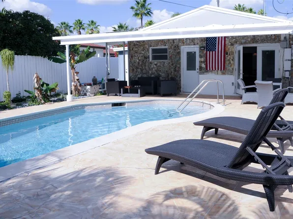 29 NE 3rd St #B, Dania, FL 33004