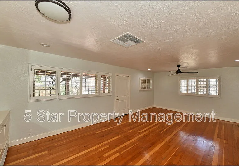 3030 Aurora Ave — Photo 10
