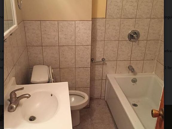 3rd image of 325 E Kensington Ave APT 1