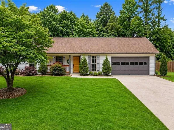 330 Monivea Ln, Roswell, GA 30075