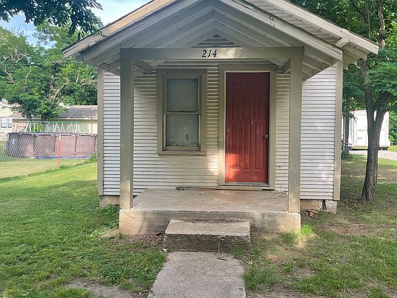 2nd image of 214 NE 1st St
