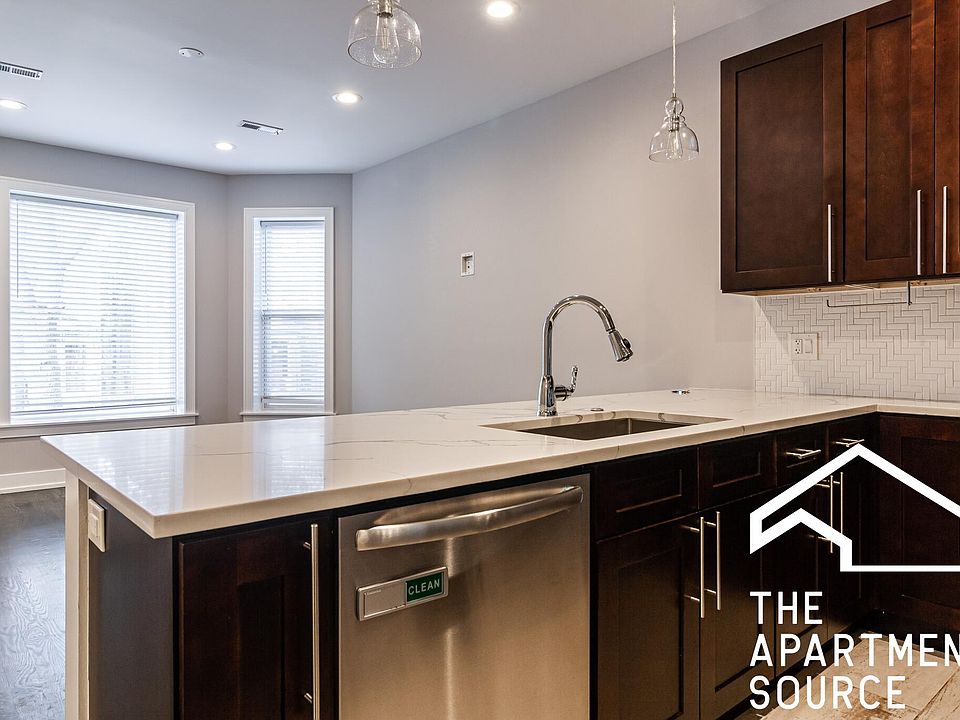 1st image of 2829 N Rockwell St #1F