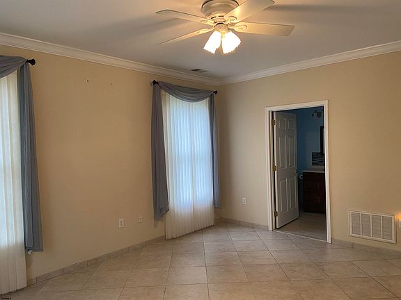 4th image of 125 Dover Ct #34