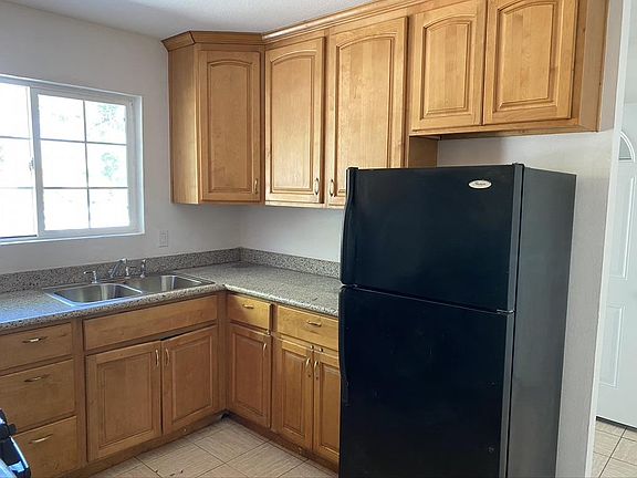 5th image of 3247 Locke Dr