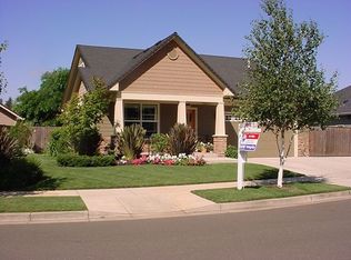 145 Daniel Dr, Eugene, OR 97404