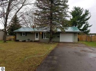 6412 N Reynolds Rd, Lake Ann, MI 49650