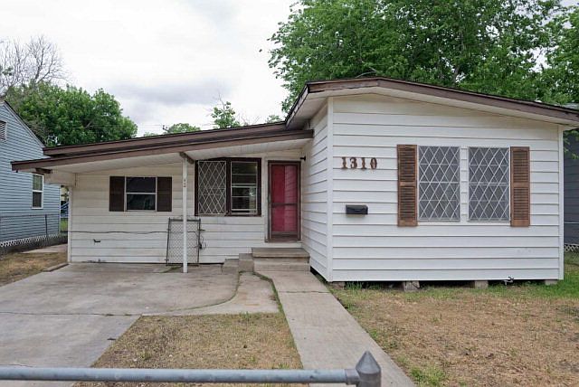 1st image of 1310 E Anaqua Ave