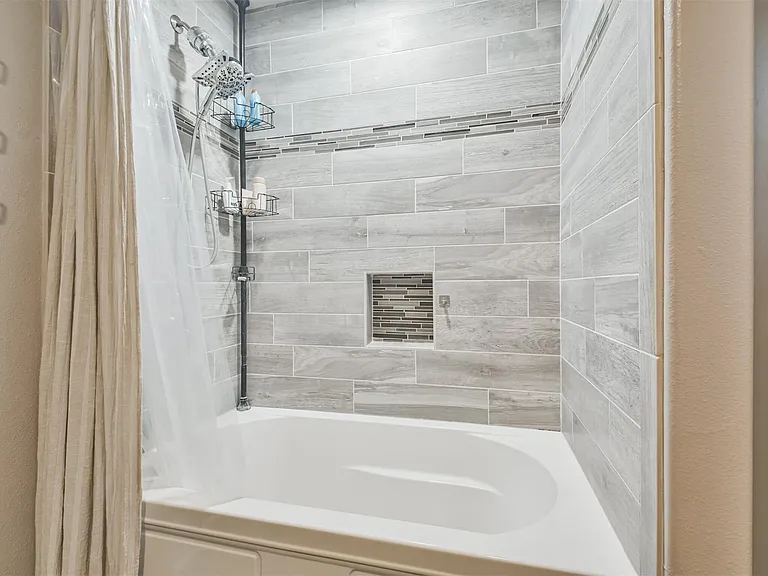 24237 Creekwood Dr — Photo 31