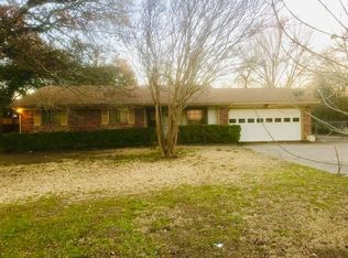 1104 W Pleasant Run Rd, Desoto, TX 75115