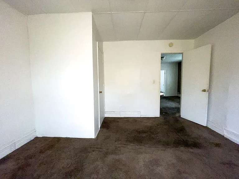 912 S Penn St — Photo 15