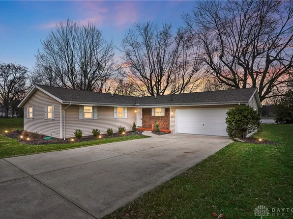 536 Munster Dr, Fayetteville, OH 45118