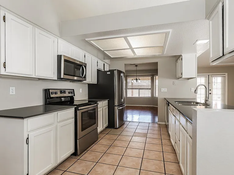 5215 W Diana Ave — Photo 6