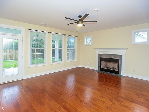 4th image of 326 Evesham Ave