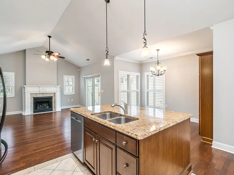 4935 Willow Bluff Cir — Photo 14