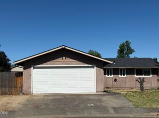 2661 Aztec Ave, Medford, OR 97501