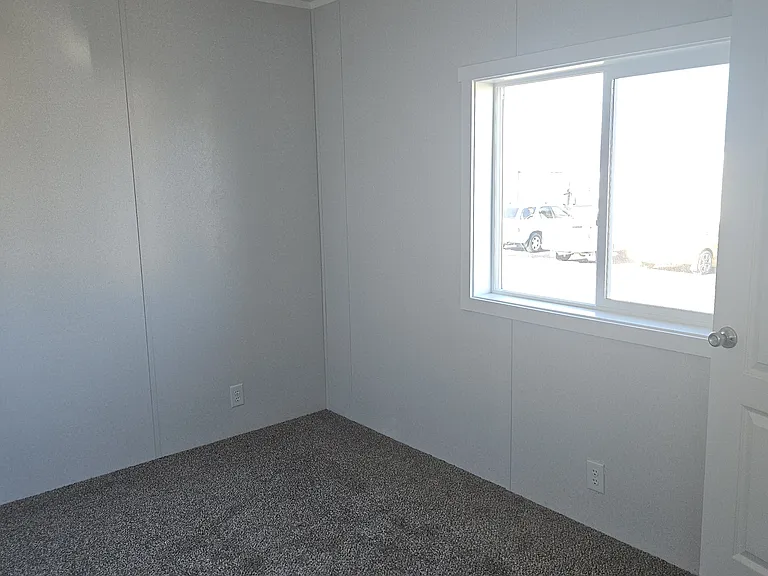 200 W Hawthorne St #32 — Photo 7