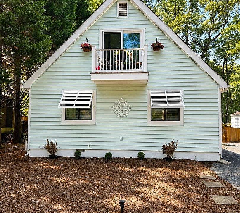 2nd image of 72 Newport Dr