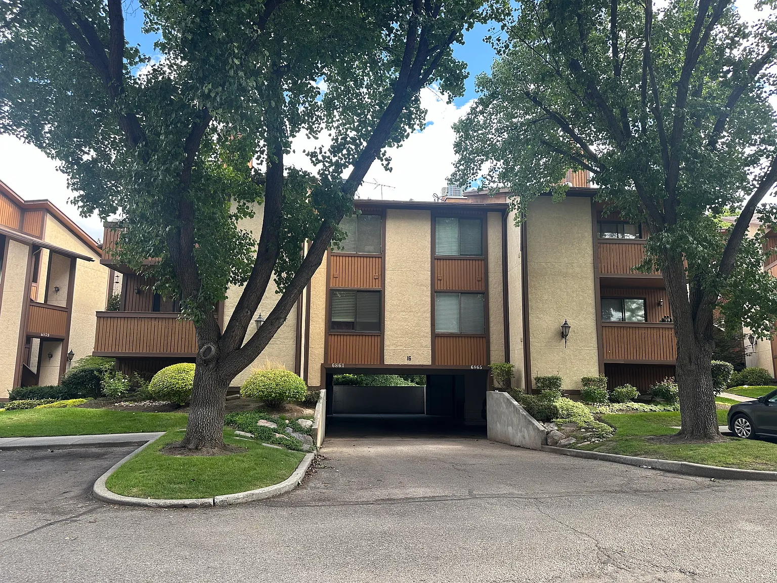 2 bed, 900 sqft, $1,550 — Photo 1
