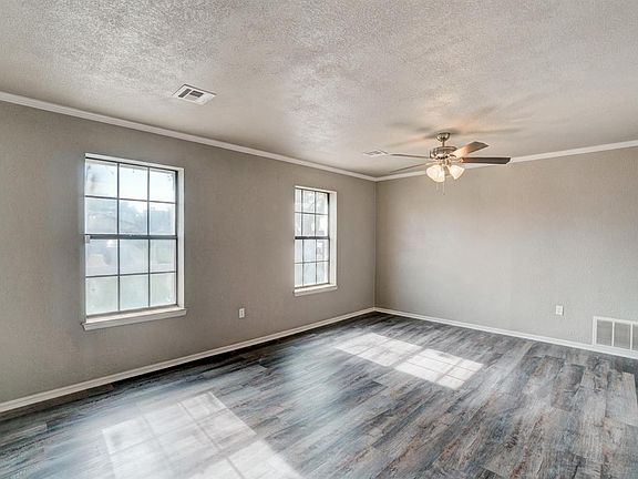 4th image of 1603 NW Keystone Dr